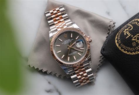 how do you change the date on a rolex datejust